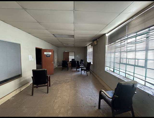 1,000M² WAREHOUSE TO LET IN WYNBERG